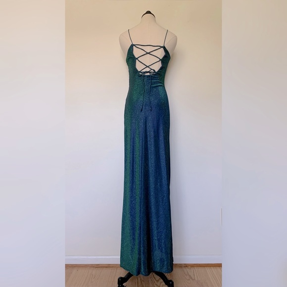 🧜‍♀️🌊Mermaid Maxi Dress💙 - Picture 5 of 9
